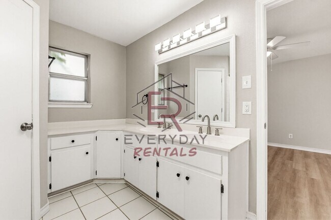 Building Photo - $500 OFF FIRST MONTHS RENT!!