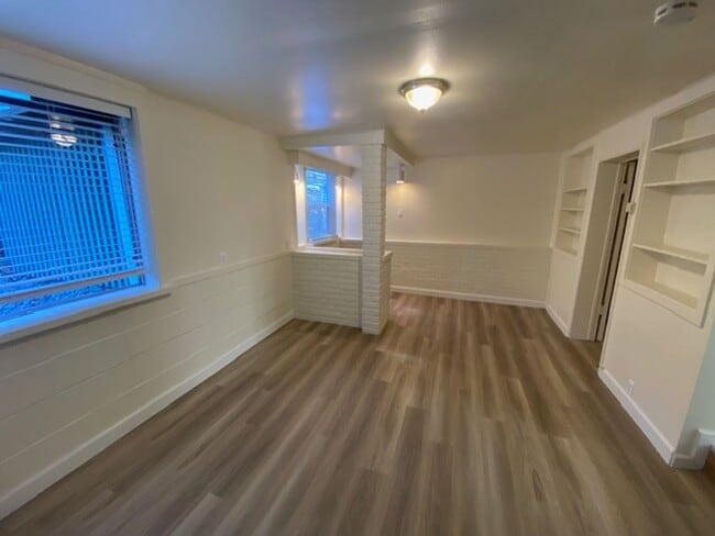 Building Photo - 245-249 Walnut Street