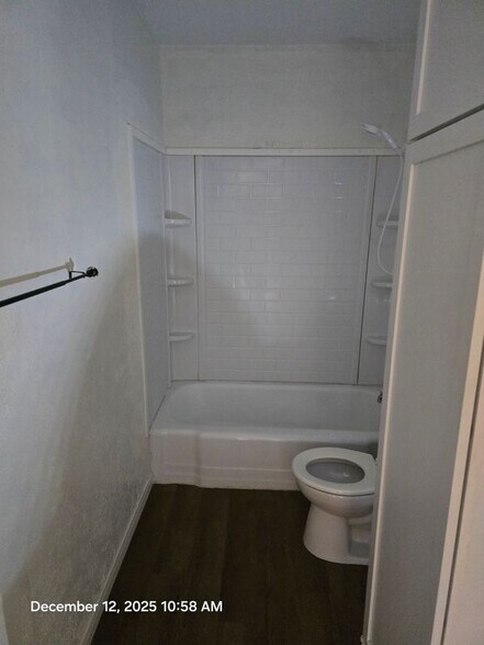 Building Photo - 617 S 1st St