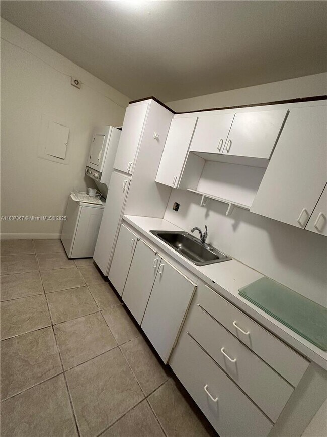 Building Photo - 7955 SW 86th St