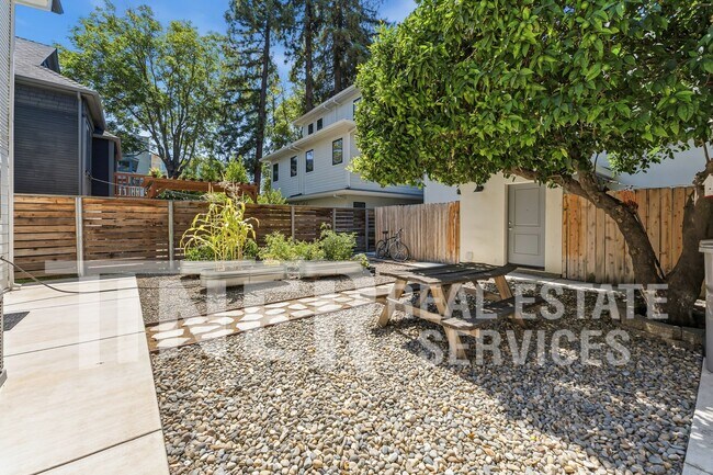 Building Photo - 1508 E Street-