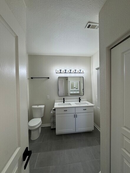 Building Photo - 10351 W Girton Dr