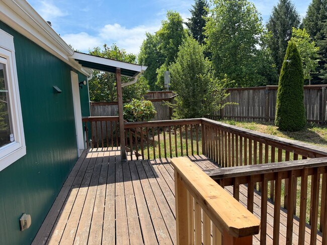 Building Photo - 3-bedroom 2 bath house in Springfield!