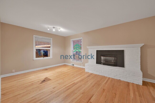 Building Photo - Stunning Bellevue Home for Rent