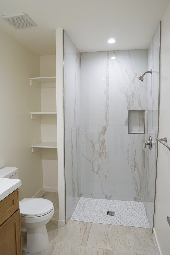 Building Photo - 517 S Mountain View Dr