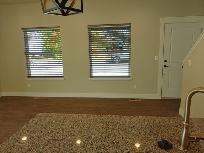 Building Photo - Downtown Sandpoint - New Custom Home!