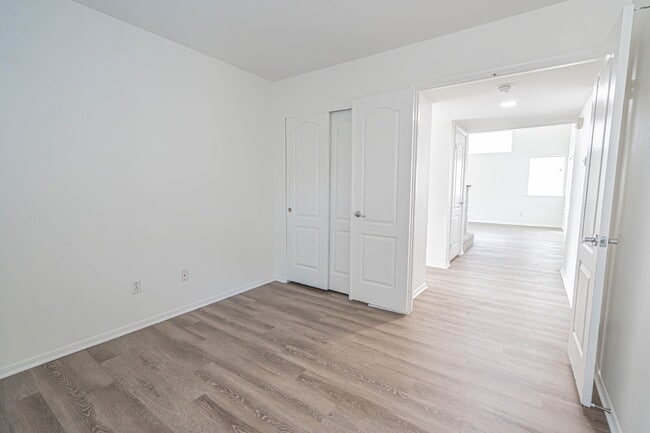 Building Photo - Charming Castaic Home