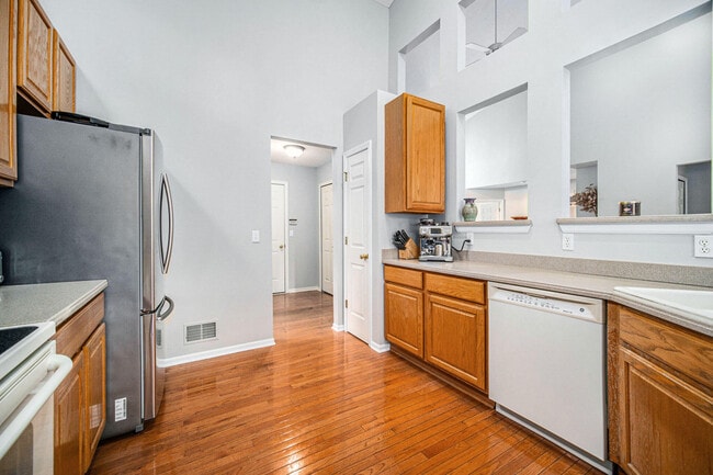 Building Photo - 150 Burwyck Park Dr