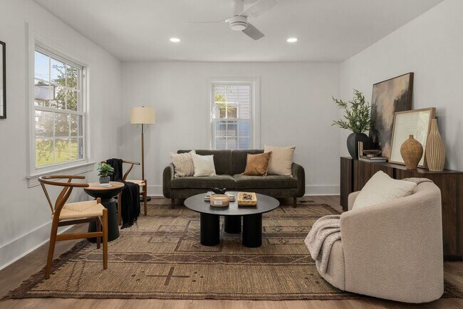 Building Photo - 1326 Ardee Ave