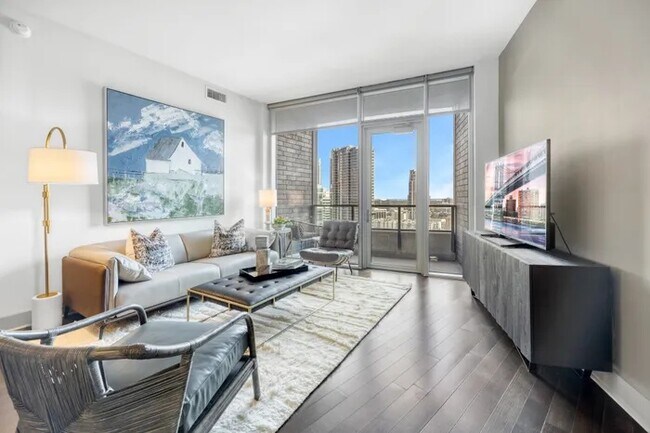 Building Photo - Elevated Galleria Living | 4 Weeks Free + $500 Off!