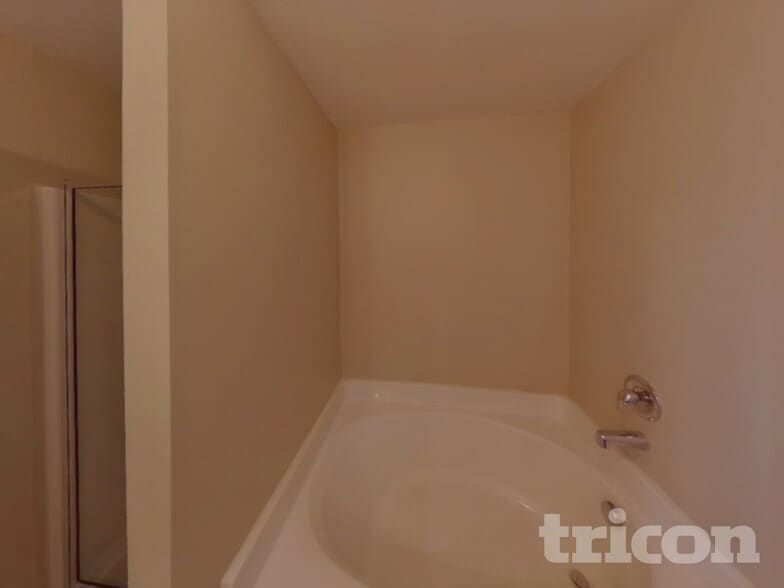 Building Photo - 3204 Dizzy Dean Dr