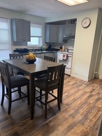 Building Photo - School Street