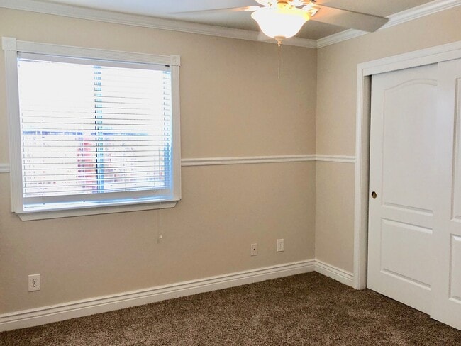 Building Photo - $2,295- Maple & Shepherd 3 Bedroom  - E. J...