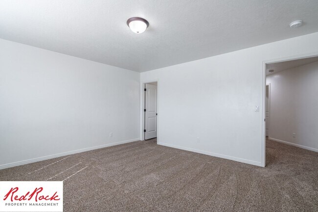 Building Photo - 3 Bedroom Two-Story Home Near Scenic Trails