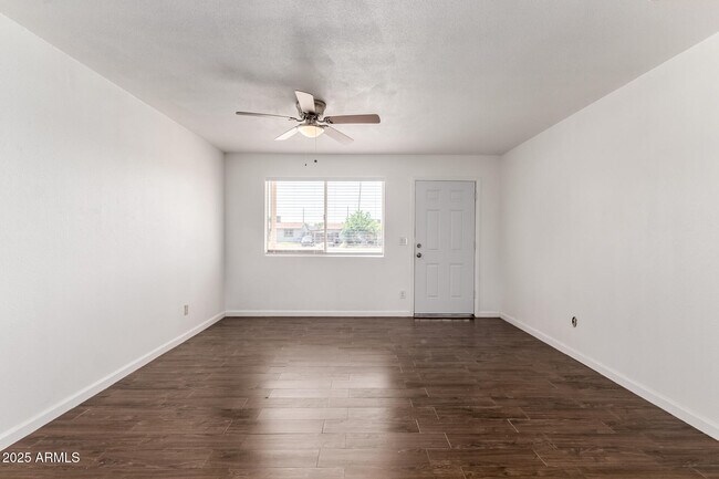 Building Photo - 4636 W Mission Ln