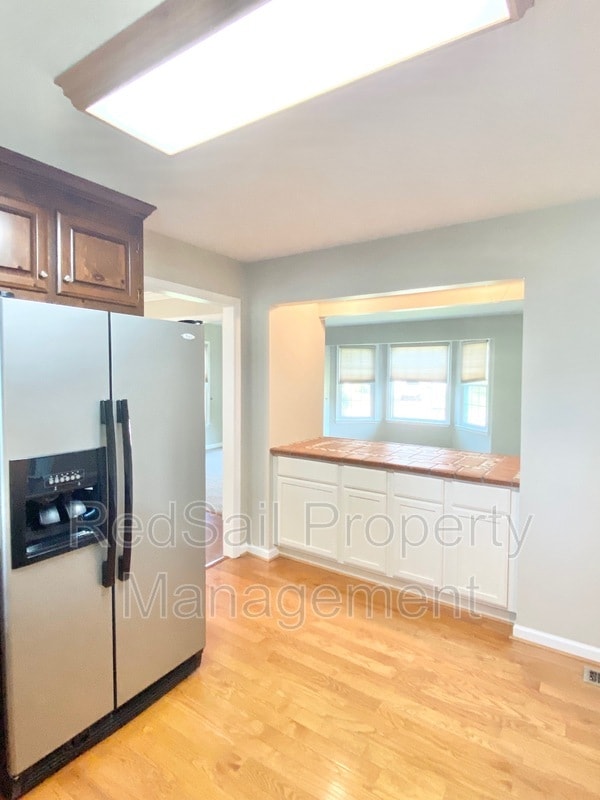 Building Photo - 203 Monty Manor