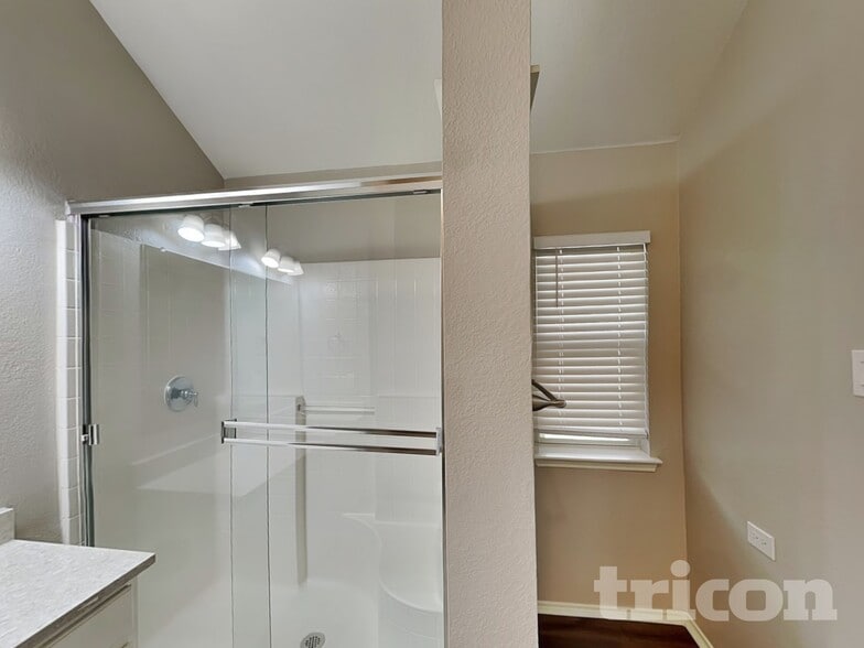 Building Photo - 630 Azalea Dr