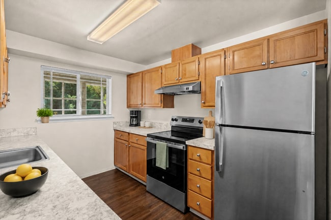 Staged Kitchen l 2x2 Standard l Villas at Lawrence Apartments - Villas at Lawrence