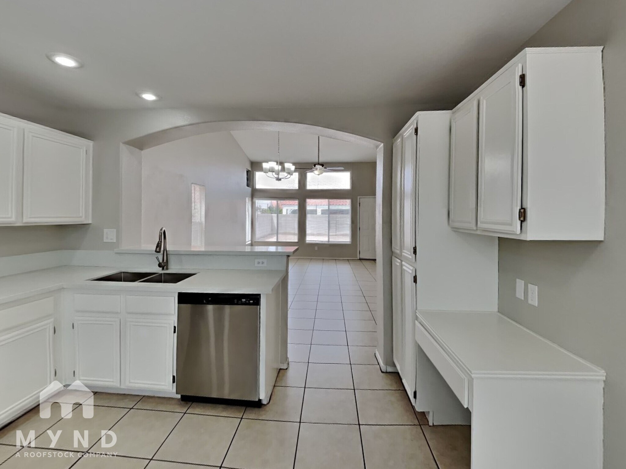 Building Photo - 3942 Redfield Ave