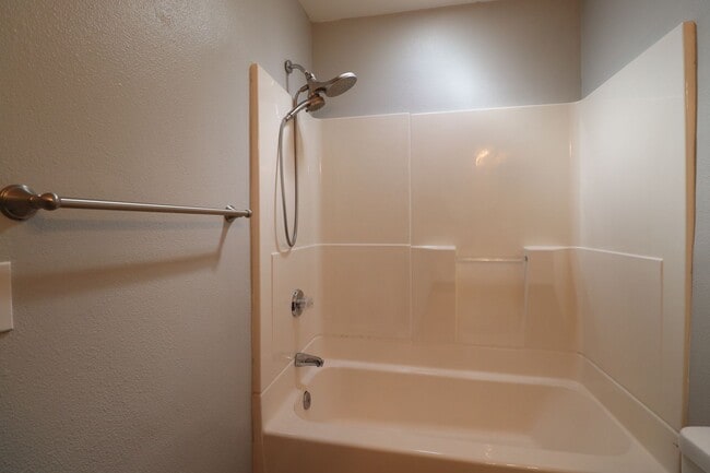 Building Photo - Creekside Nipomo Home