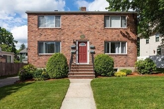 Building Photo - 388 Crescent St
