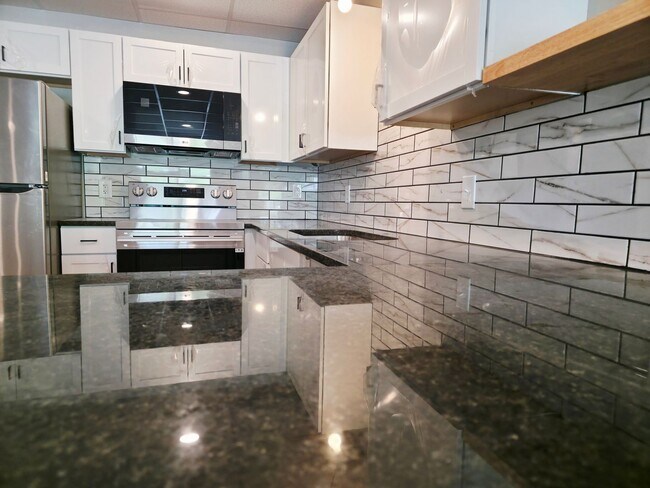 Building Photo - 3915-3917 Mount Troy