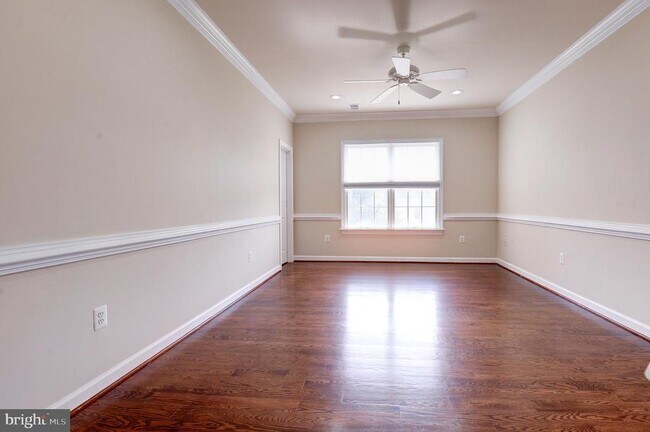 Building Photo - 4303 Evergreen Ln