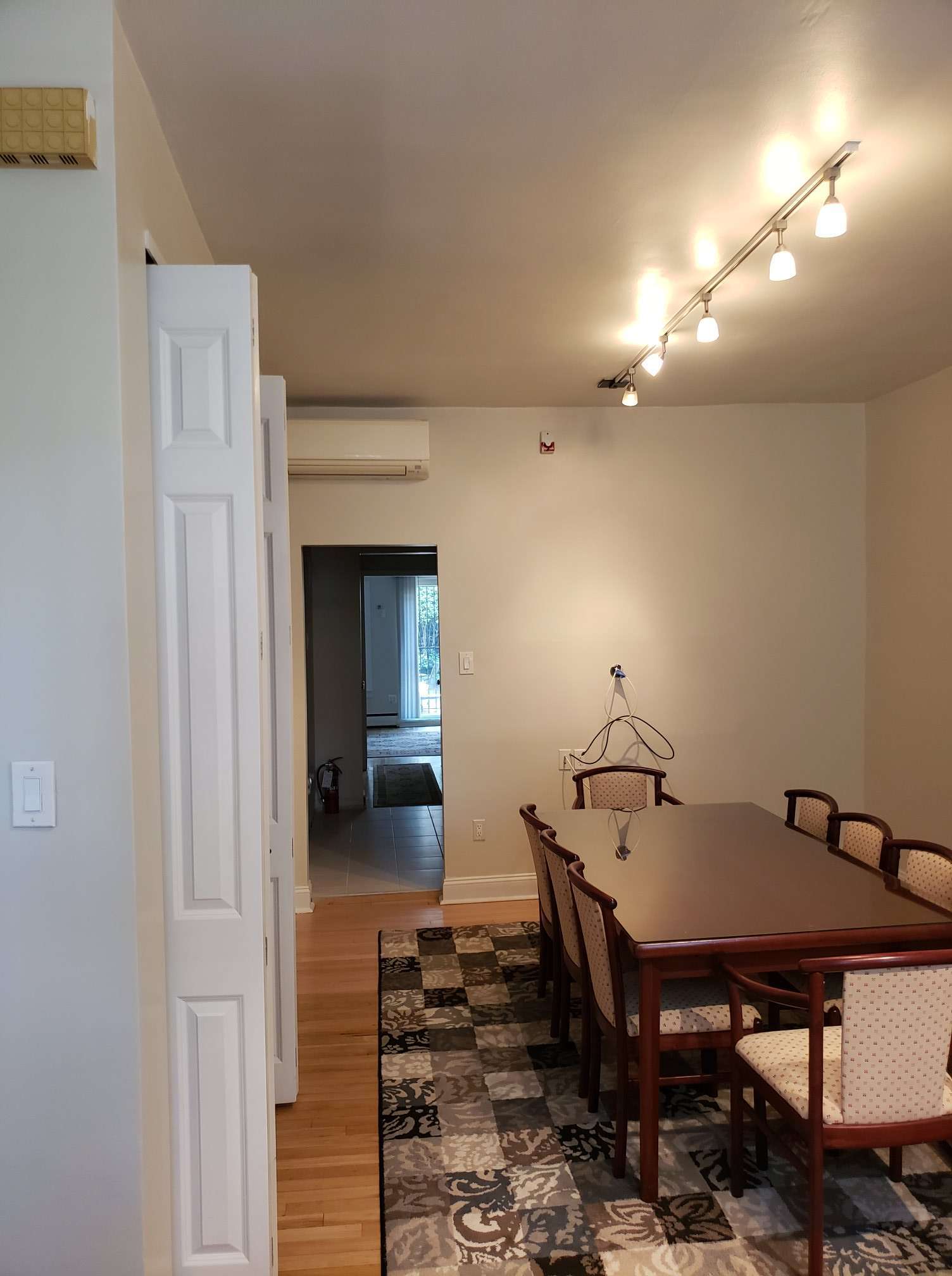 Building Photo - 528 Delancey St