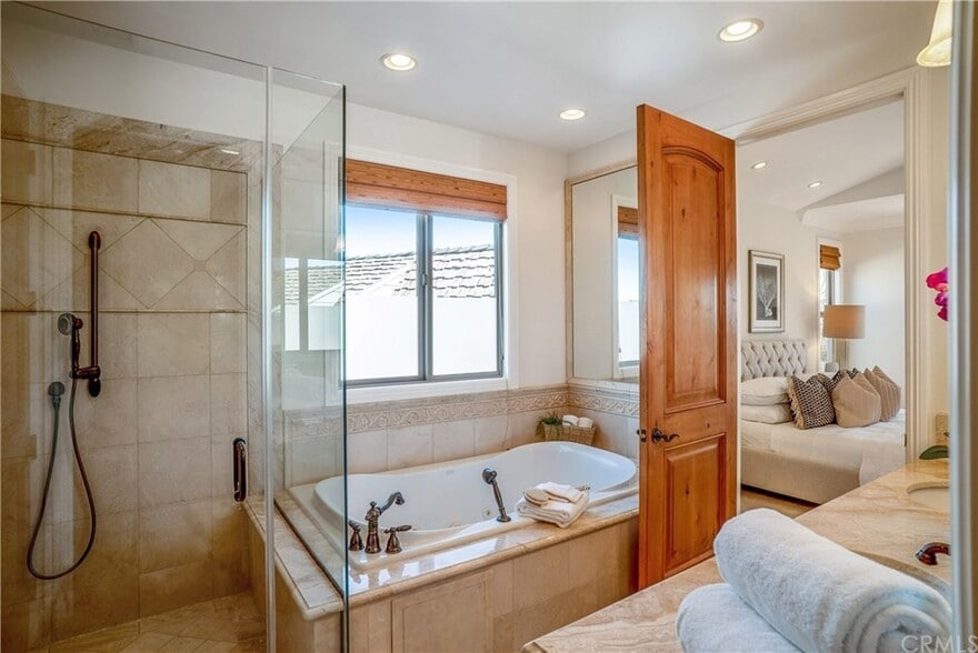 Master bathroom - 2509 Palm Ave