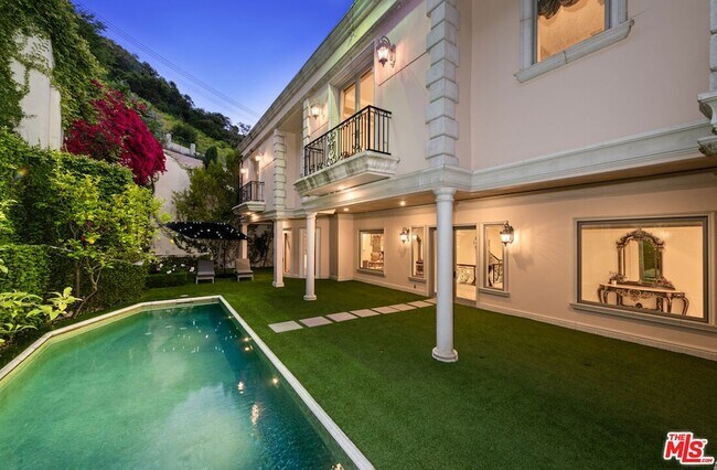 Building Photo - 1455 Robmar Dr