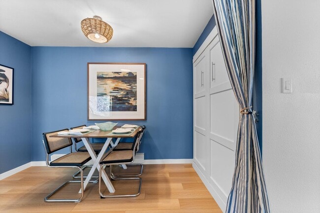 Building Photo - Remodeled Ground Floor Unit in Beachfront ...