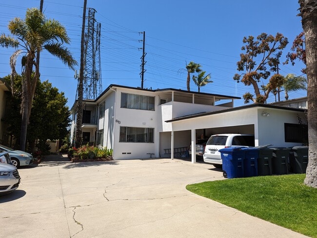 Building Photo - 613 Illinois Ct