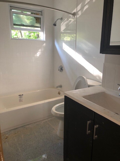 Building Photo - 12 Logan St