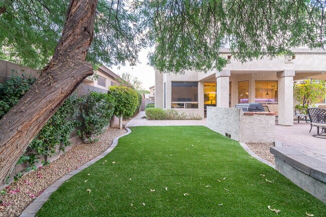 Building Photo - 6417 E Marilyn Rd