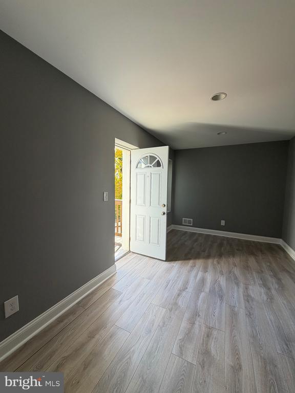 Building Photo - 3427 Dupont Ave