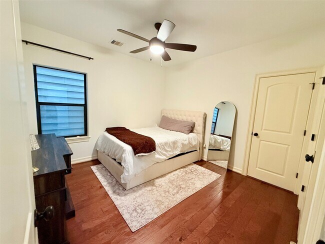 Building Photo - 11206 Mattina Dr