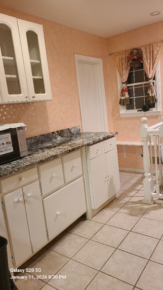 Building Photo - 756 W Inman Ave