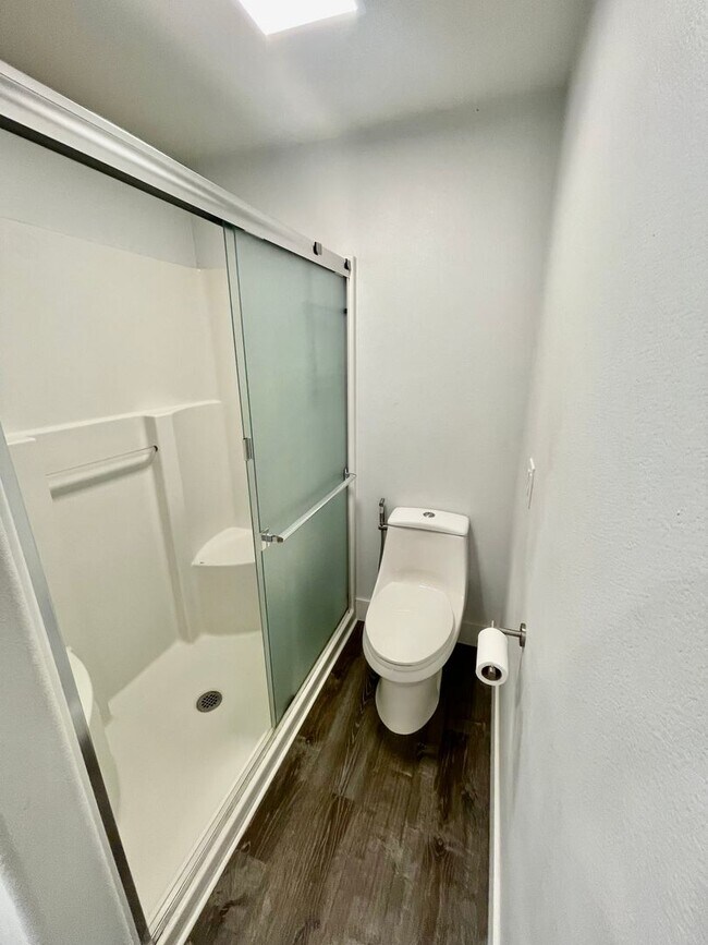 Building Photo - Beautifully Remodeled 3bd/2bath Hillsboro ...