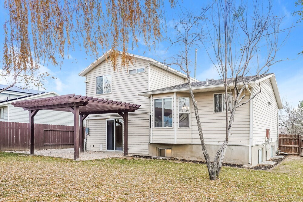 Building Photo - 5902 Woodview Dr