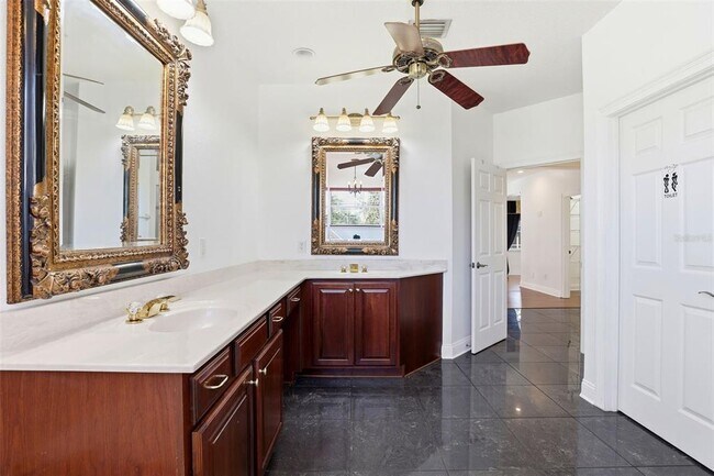 Building Photo - 93 Braelock Dr