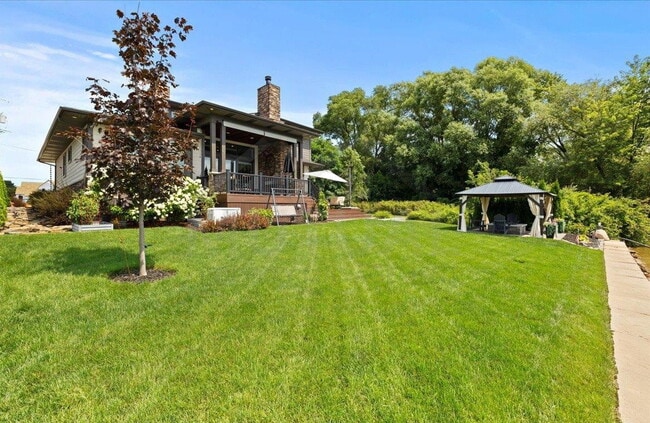 Building Photo - 8184 Woodland Shore Dr