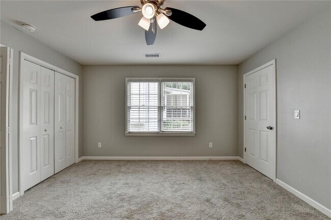 Building Photo - 10665 Wren Ridge Rd