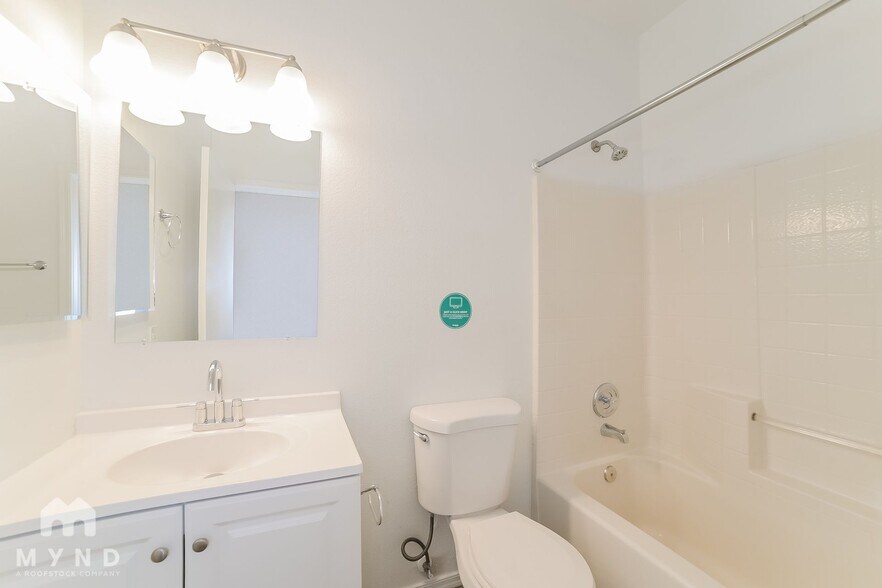 Building Photo - 2607 S 156th Ave