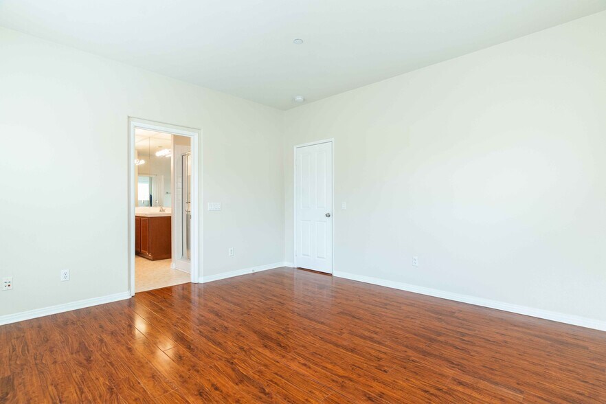 Building Photo - 4120 Paredo Way