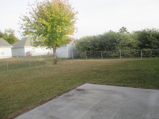 Building Photo - 128 Corinth Dr