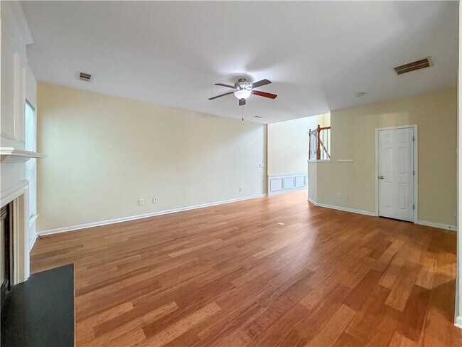 Building Photo - 2380 Fairlie Dr
