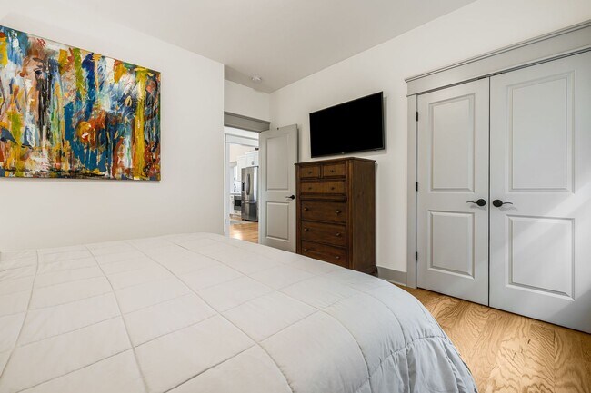 Building Photo - Modern & Fully-Furnished 3-Bedroom Home in Arden with Utilities Included