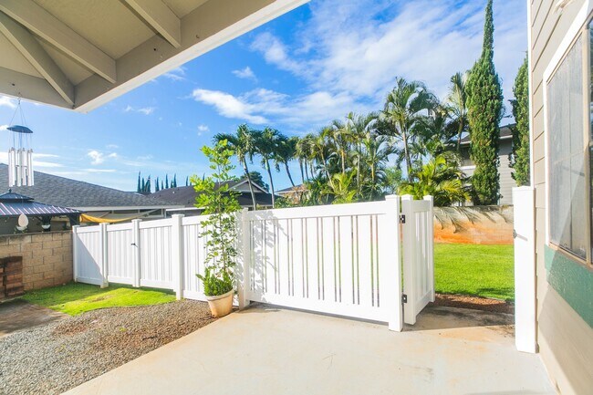 Building Photo - Beautiful 4 bedroom /2.5 bath in Royal Kunia