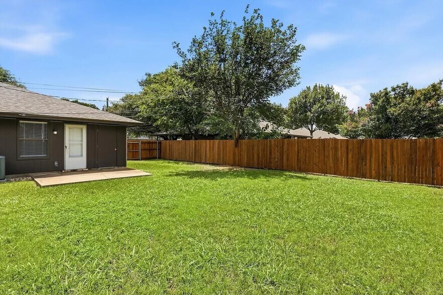 Building Photo - 7629 Evergreen Rd
