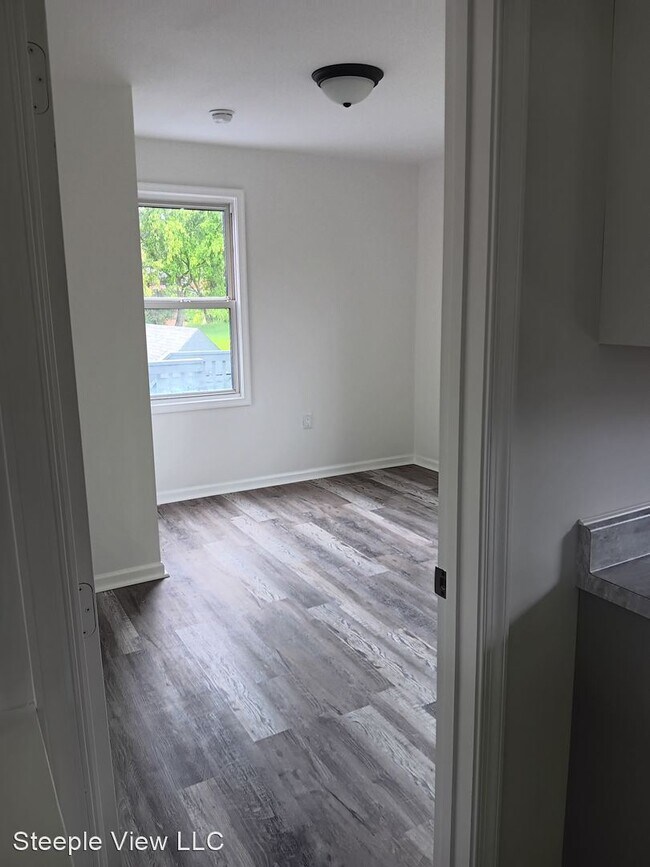 Building Photo - 3 br, 1 bath House - 545 Winifred Road